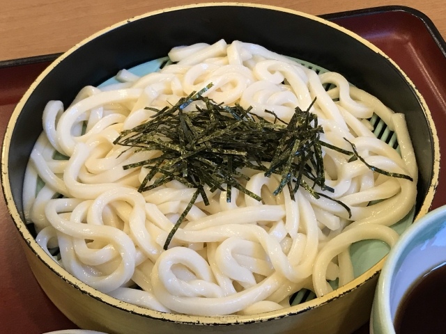 「山田うどん食堂」のアルバイト体験談！本音のやりがいと笑顔のエピソードをリアルな古川中田店バイト体験を通して大公開！