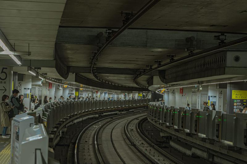 東京の新しい動脈 – 地下鉄副都心線全駅の魅力を探る