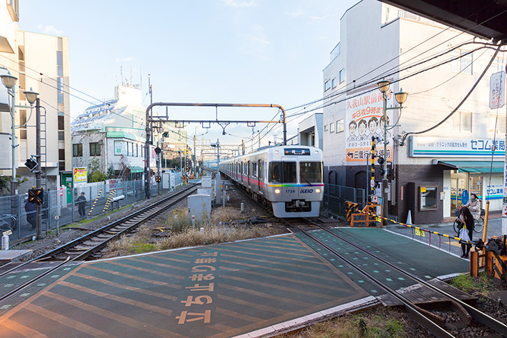 渋谷から吉祥寺をつなぐ – 井の頭線全駅の魅力を探る