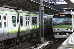 東京の大動脈 – 山手線全駅の魅力を探る