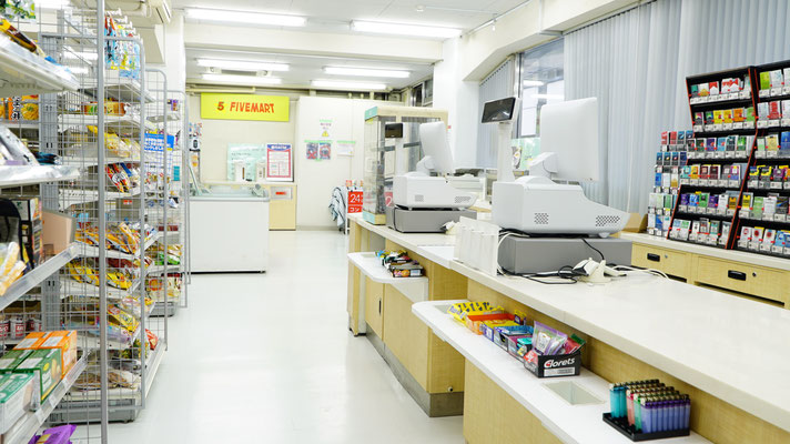 まさに地獄！猫の手も借りたい！？「ファミリーマート 阪神野田店」のコンビニアルバイト体験談！バイトの数が足りない時の店内は火車！