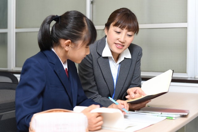 学習塾業界はキツい！？「ナビ個別指導学院 浜松南校」のアルバイトで体験したそのやりがいと辛さとは！？