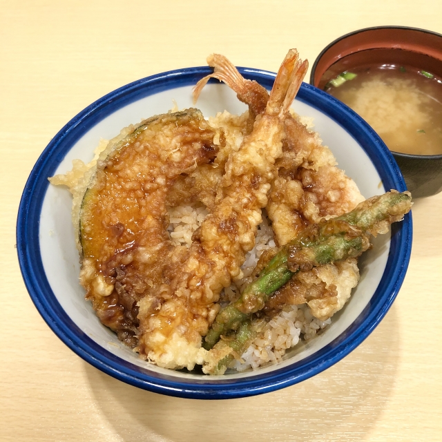 常連客とやりとりが成功のカギ！「天丼てんや 西荻窪店」で働いて分かった飲食店で働く秘訣とは！？