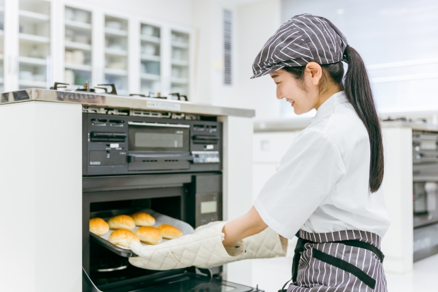 パン屋店長不在時の悲劇！？nukumukuのレジ打ちアルバイトが青ざめた長蛇の列の正体とは？
