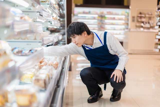 品出しアルバイトがミスして大惨事！ミニコープ豊島店のバックヤードがケーキまみれになる？