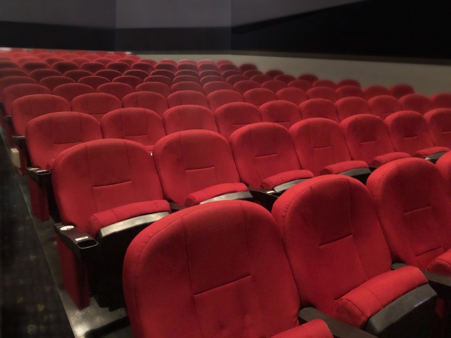映画館アルバイトが困惑した仕事内容と、イオンシネマ御経塚での酔っ払い客の衝撃的な忘れ物とは？