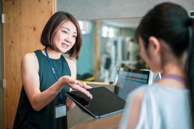 シフトびっちり休みなし！？女性専用ジムDEA CARNA元受付アルバイトが語る衝撃の仕事内容とその裏側！