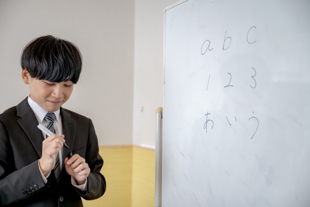 日本語教師アルバイトで論文指導！？新宿日本語学校の知られざる仕事内容に迫る！