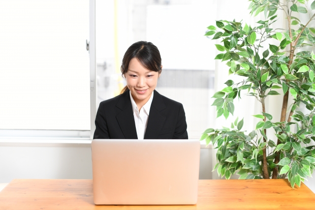 在宅アルバイトの仕事内容はキツイ？wing行政書士事務所で感じた現実とギャップとは！